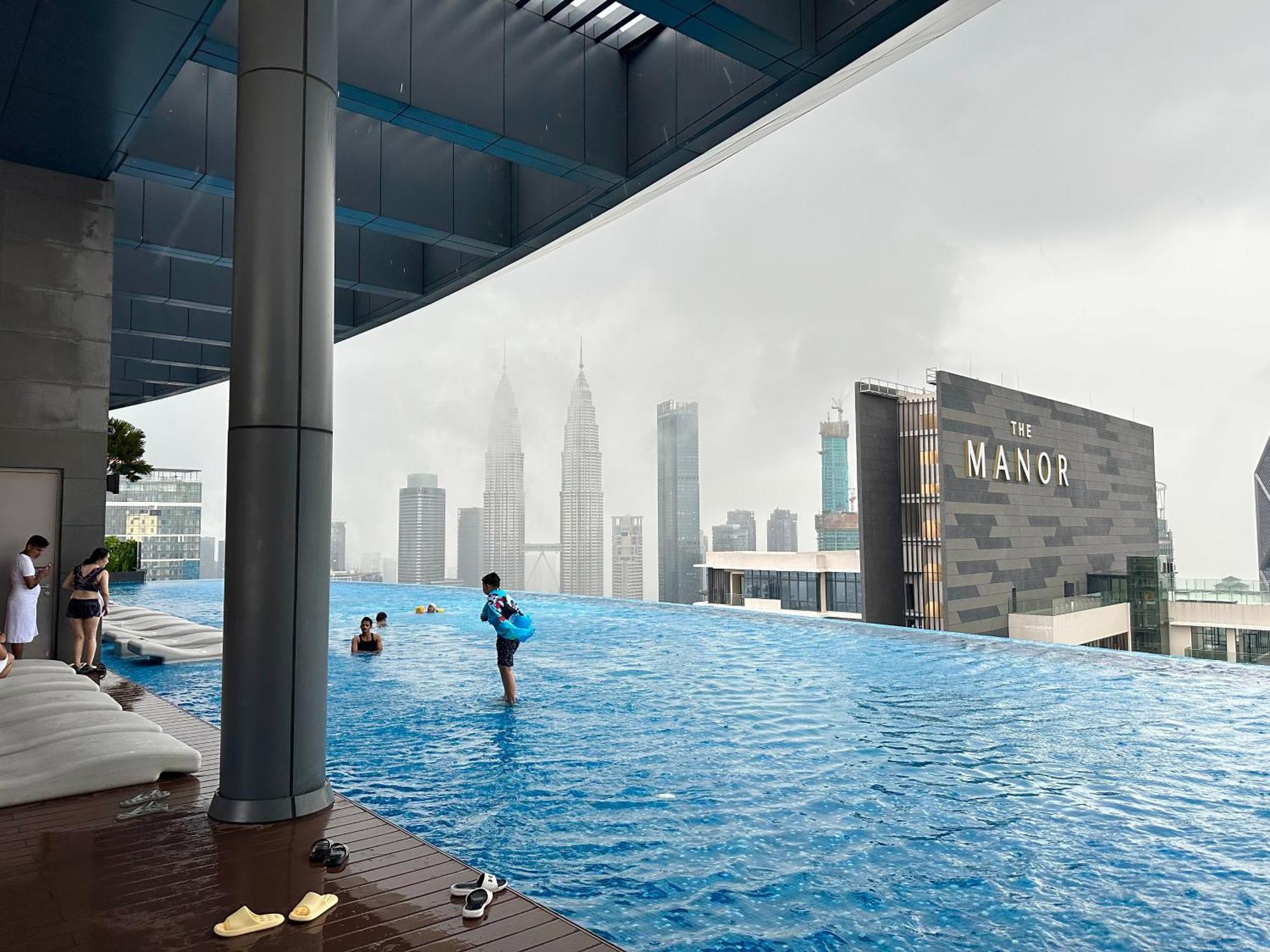 Eaton Service Apartment At Klcc Kuala Lumpur Exterior photo